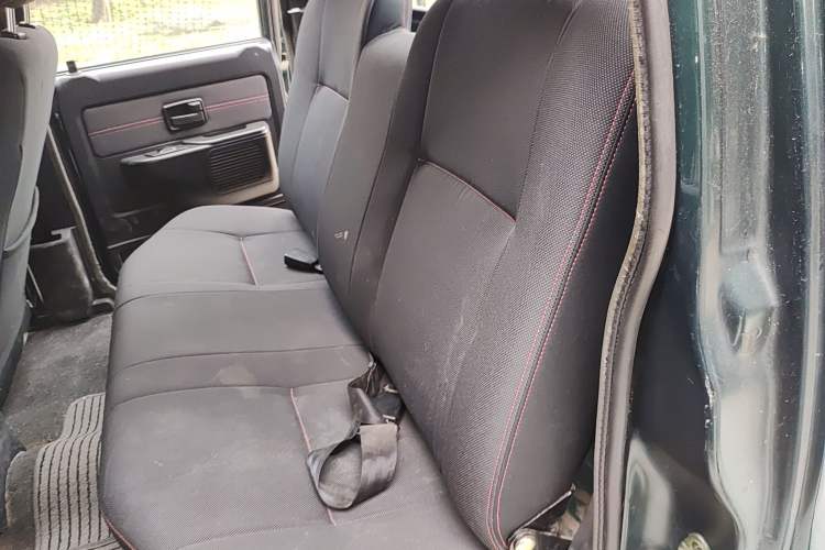 Used Isuzu Pickup 2009 2.8T Two-Wheel-Drive Base Pickup Truck with 4JB1-TCT Engine
