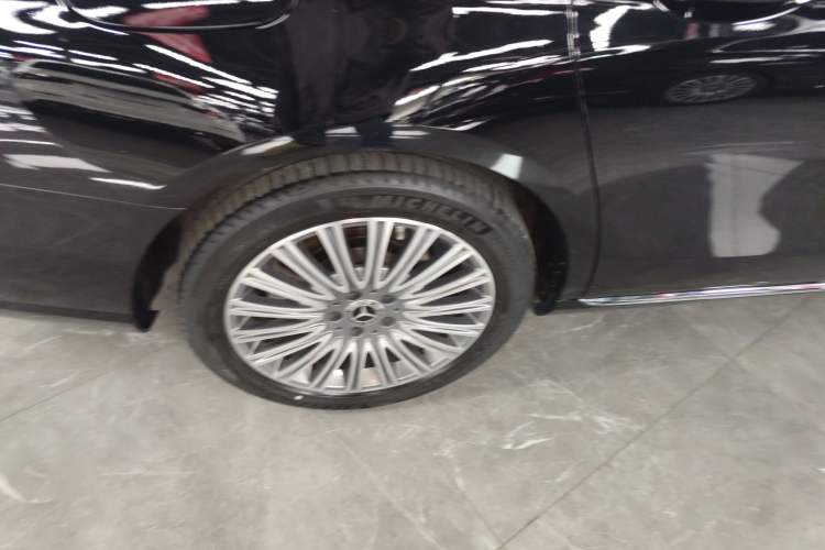 Used Mercedes-Benz E-Class 2022 Second Facelift E 300 L Luxury Edition
