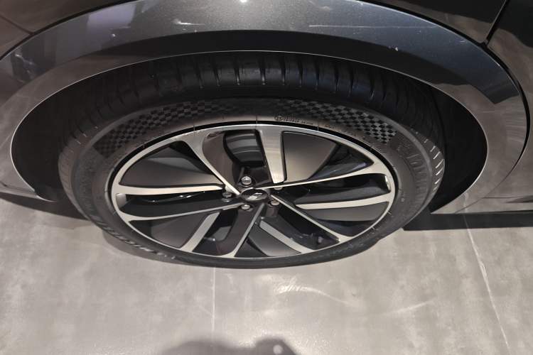 Used Li Auto L9 2024 Ultra Model
