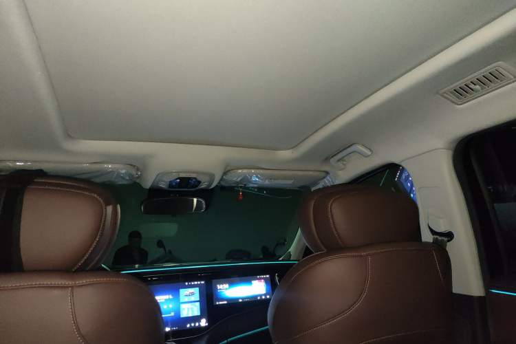 Used EXEED Lanyue 2023 400T Four-Wheel Drive Starry Edition 7-Seater Headliner