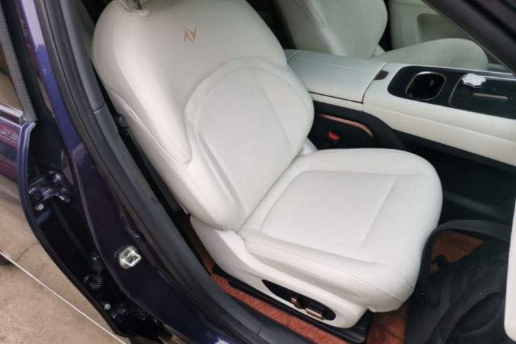 Used Dongfeng eπ eπ008 2024 636Max All-Electric Version 6 Seats Right Front Seat