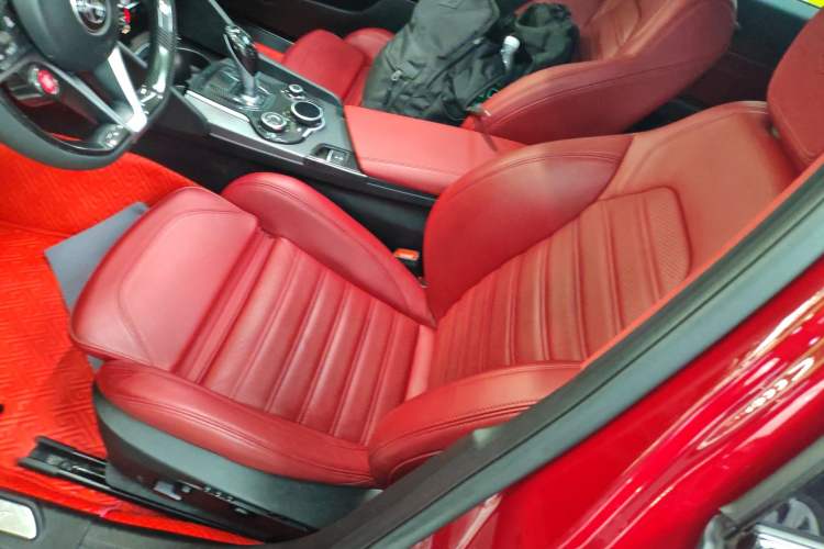 Used Alfa Romeo Giulia 2017 2.0T 280HP Luxury Sport Edition