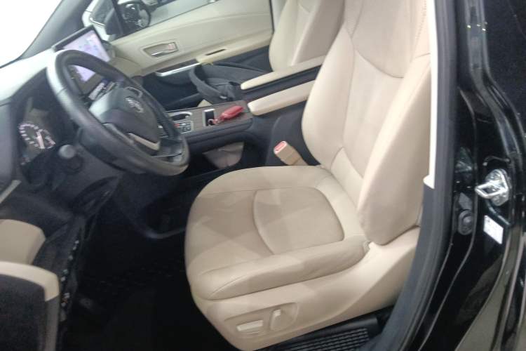 Used Toyota Granvia 2023 2.5L Hybrid Prestige PLUS Edition
