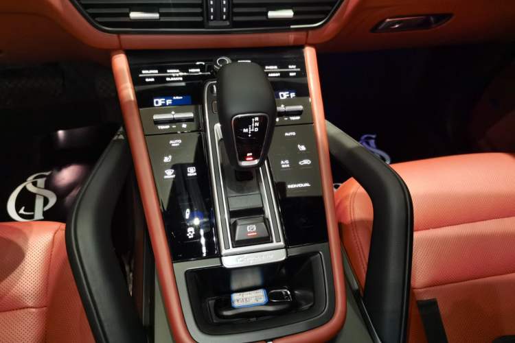 Used Porsche Cayenne E-Hybrid 2021 Cayenne E-Hybrid 2.0T
