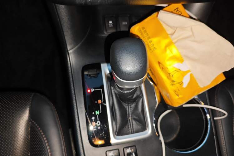 Used Toyota Highlander 2018 2.0T Four-Wheel Drive Prestige Version 7 Seats China VI Standard
