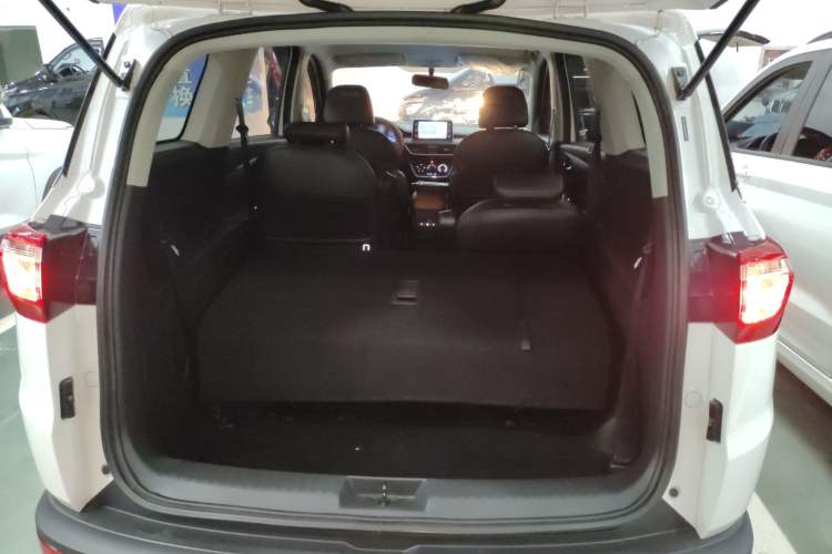 Used Wuling Hongguang S3 2019 1.5L Manual Comfort Model China VI Standard Trunk