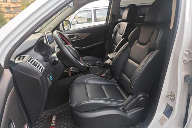 Used Dongfeng Fengon S560 2018 1.8L Manual Urban Model 7 Seats