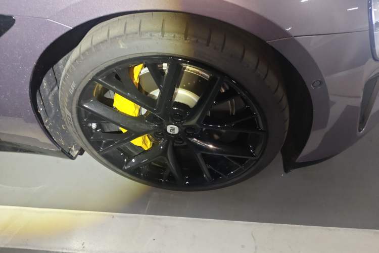 Used Xiaomi Auto SU7 2024 Four-Wheel Drive Ultra-Long Range Advanced Intelligent Driving Max Edition