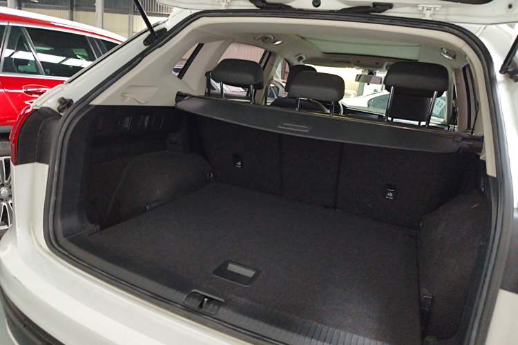 Used Volkswagen Tayron 2019 330TSI Two-Wheel-Drive Luxury Version China V Emission Standard
