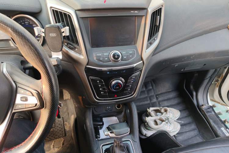 Used CHANGAN OSHAN COS5 2021 1.6L CVT Luxury Model
