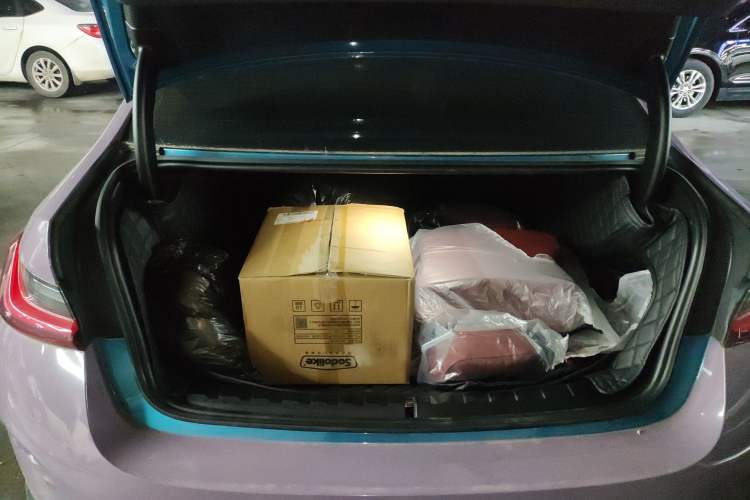 Used BMW i3 2023 eDrive 40 L Midnight Edition Trunk