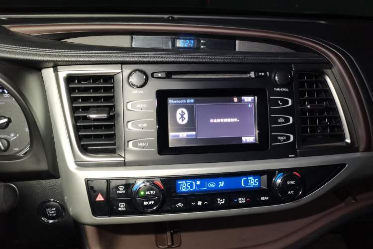 Used Toyota Highlander 2017 2.0T Four-Wheel Drive Luxury Edition 7 Seats Audio And AC Panel