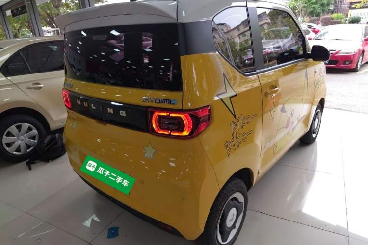 Used Wuling Hongguang MINIEV 2021 Macaron Sandwich Model 170 km Lithium Iron Phosphate
