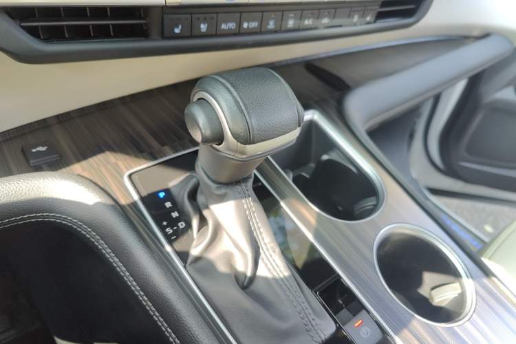 Used Toyota SIENNA 2021 2.5L Hybrid Premium Edition