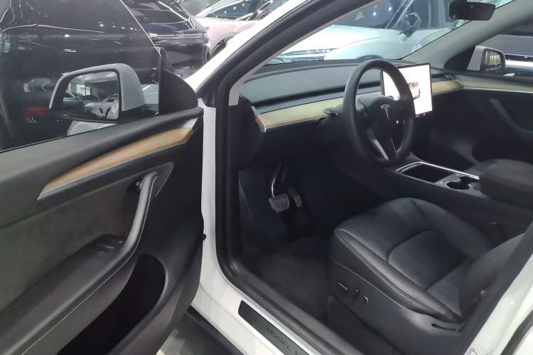 Used Tesla Model Y 2021 Revised Version 2 Long-Range All-Wheel-Drive Edition
