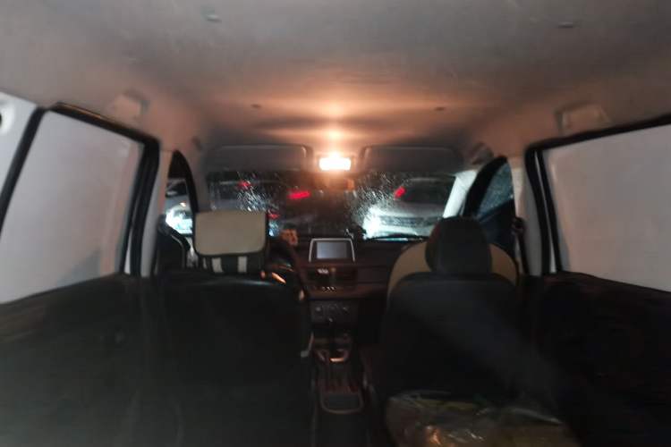 Used Dongfeng Fengon 330 2019 1.5L 330S Manual Luxury Van China VI Standard