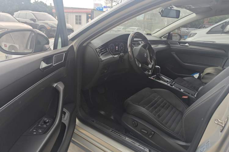 Used Volkswagen Magotan 2020 330TSI DSG Luxury Edition
