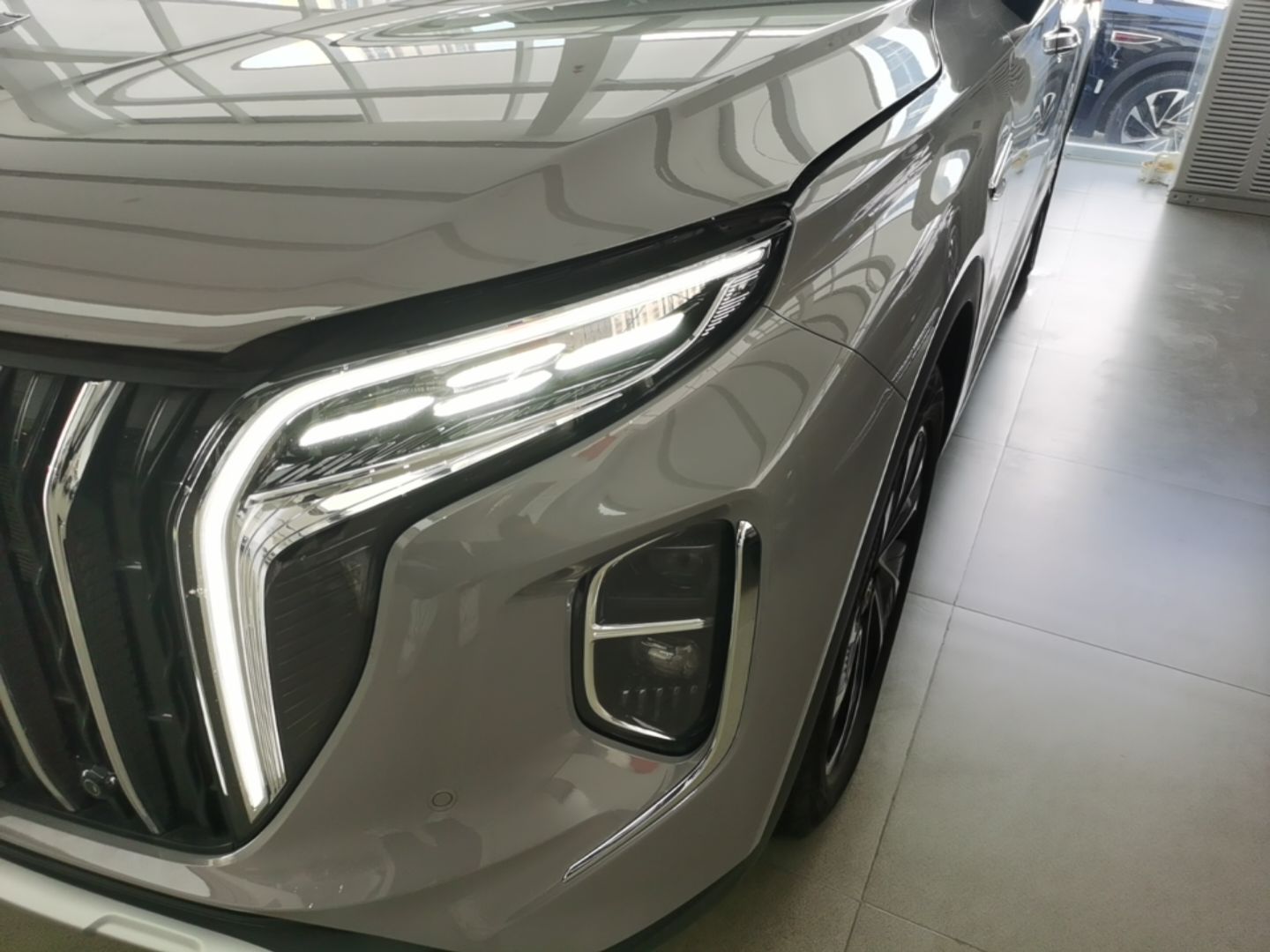 Hongqi HS7 PHEV 2024 2.0T PHEV Four-Wheel-Drive Flagship Edition 6 Seats — снимка 8