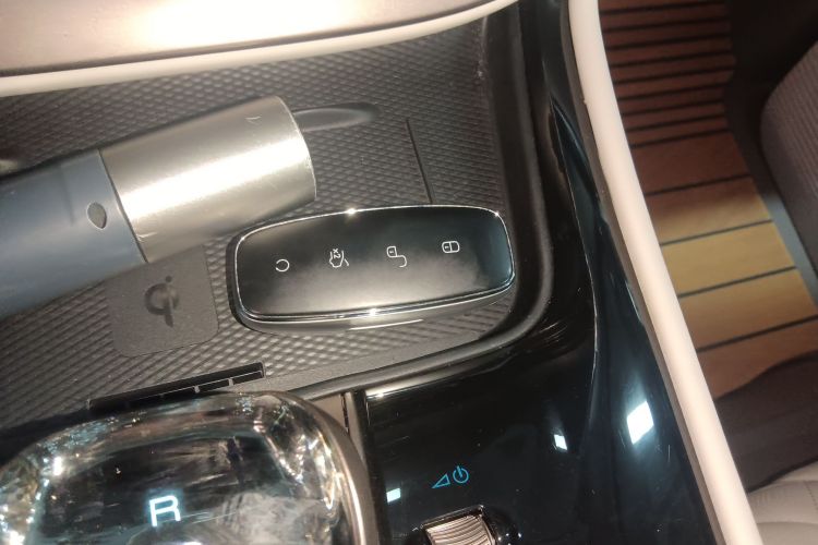 Used Denza D9 2022 DM-i 970 Four-Wheel Drive Flagship Model