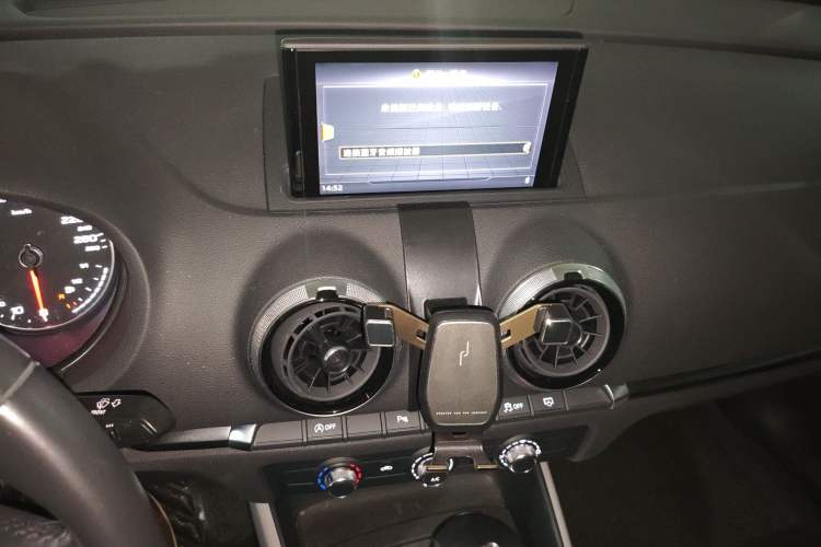 Used Audi A3 2020 Limousine 35 TFSI Fashion Edition China VI Emission Standard Audio And AC Panel