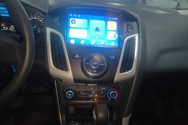 Used Ford Focus 2017 Hatchback 1.6L Automatic Comfort Plus SmartDrive Edition Audio And AC Panel