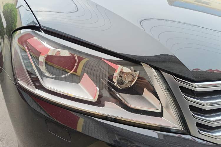 Used Volkswagen Magotan 2016 1.8TSI Smart Enjoyment Leading Model Right Front Headlight