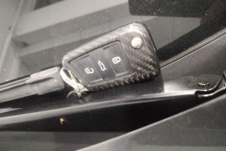 Used Volkswagen Tayron 2019 330TSI Two-Wheel-Drive Luxury Version China V Emission Standard
