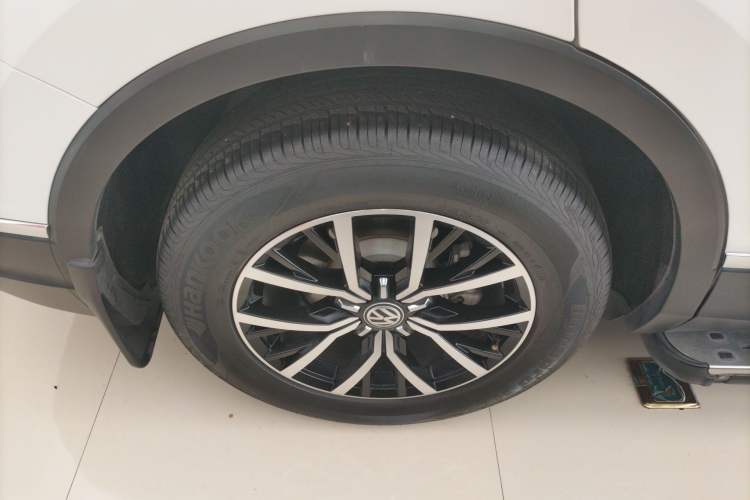 Used Volkswagen Tiguan L 2017 330TSI Automatic Two-Wheel Drive Luxury Edition
