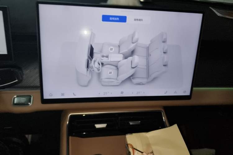 Used Chery Tiggo 8 L 2024 2.0T Two-Wheel-Drive Luxury Version 7 Seats
