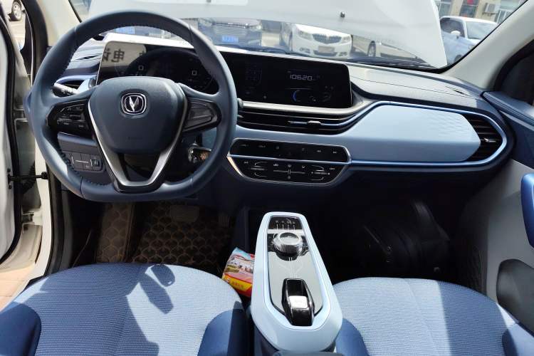 Used CHANGAN Benni E-Star 2022 Qingxin Edition Colorful Model Lithium Iron Phosphate Audio And AC Panel