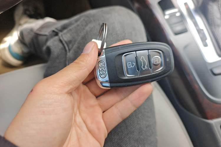 Used Audi A4L 2011 2.0 TFSI Standard Model Vehicle Key