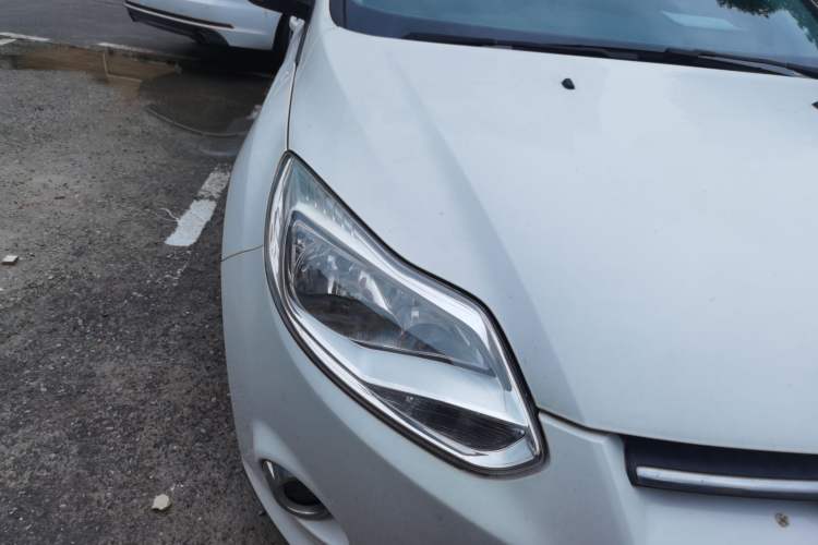 Used Ford Focus 2012 Sedan 1.6L Manual Fashion Edition
