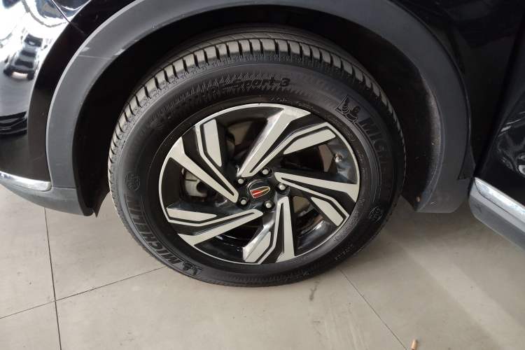 Used Hongqi HS5 2022 Revised Version 2.0T Smart Connect Flagship Edition Left Front Wheel Hub