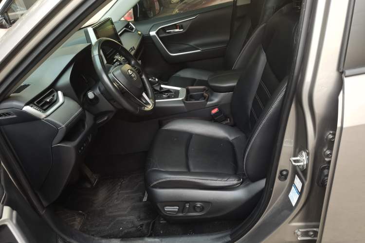 Used Toyota RAV4 2020 Dual-Engine 2.5L E-CVT 4x4 Elite PLUS Edition
