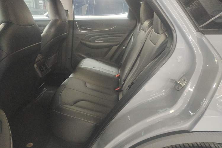 Used Venucia V DD-i 2023 60km iD Version