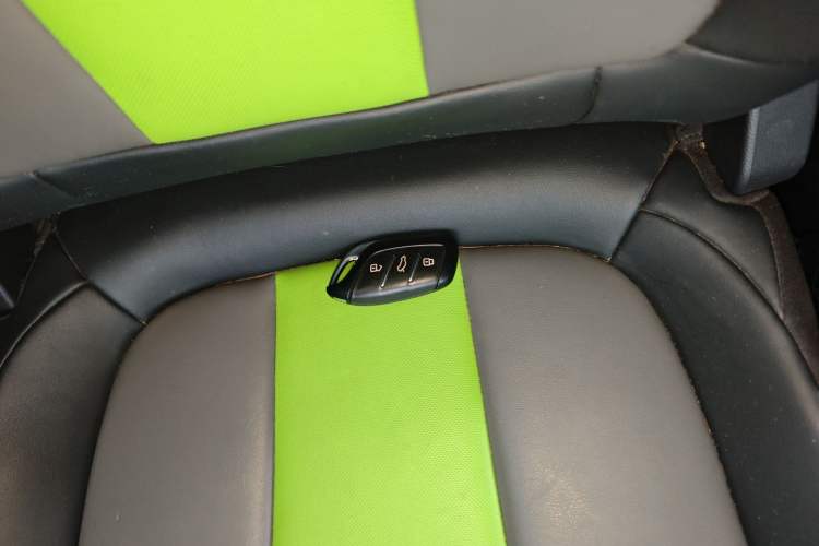 Used Roewe Clever 2021 302 km New Four-Seater Super-Efficient Version