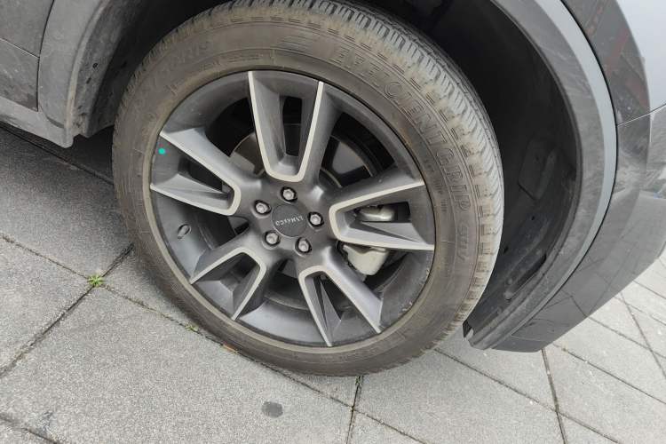 Used Lynk & Co 01 2023 2.0TD Two-Wheel Drive Pro Trim Right Front Wheel Hub