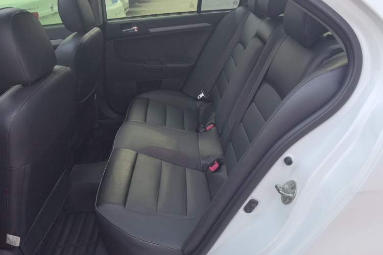 Used Mitsubishi Lancer EX 2015 1.8L CVT ZhiShang Edition China V Standard
