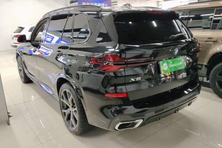 Used BMW X5 2023 xDrive 30Li Luxury M Sport Night Edition Package
