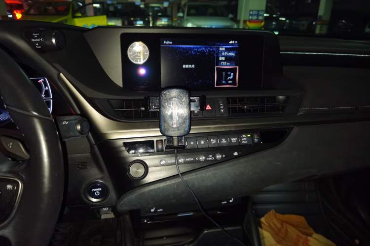 Used Lexus ES 2018 300h Premier Edition China V Standard
