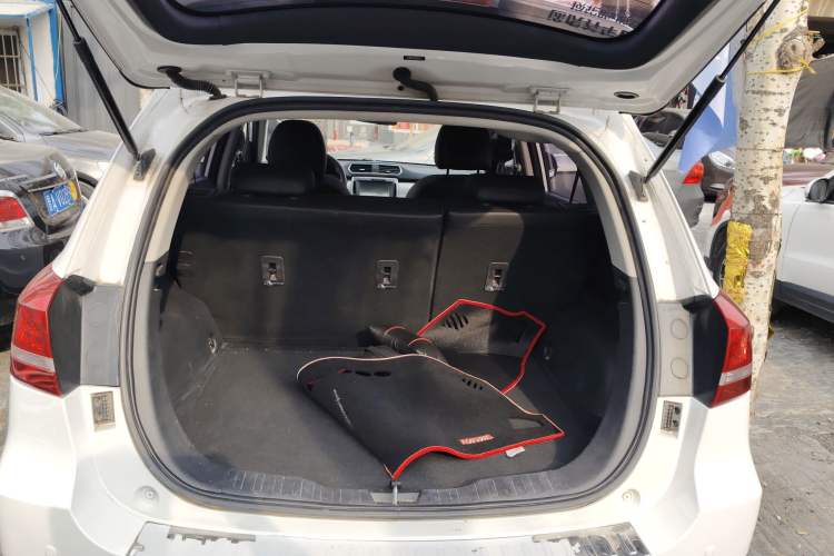 Used Haval H2 2017 Red-Label 1.5T Automatic Two-Wheel Drive Luxury Model Trunk