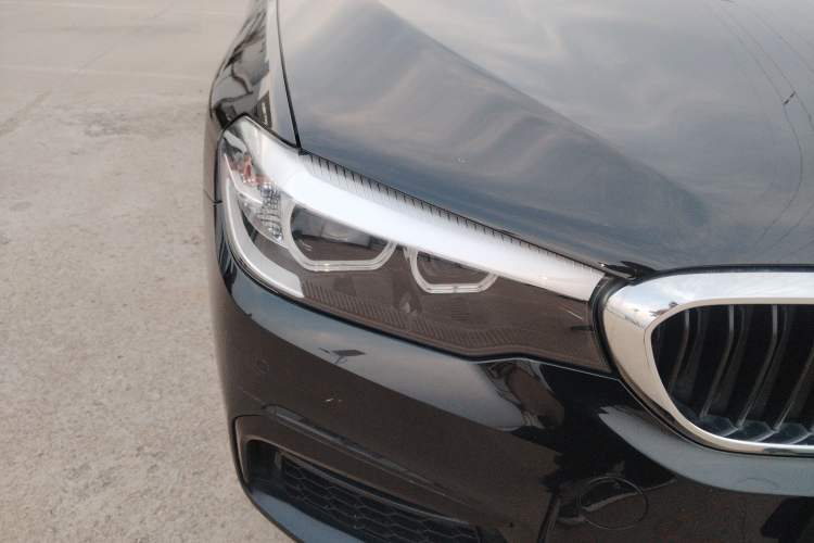 Used BMW 5 Series 2018 525Li M Sport Package Right Front Headlight