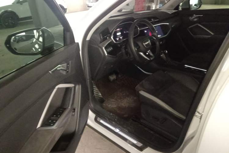 Used Audi Q3 2022 35 TFSI Fashion Dynamic Model