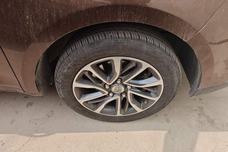 Used Baojun 730 2016 Revised 1.5L Manual Standard Version 7 Seats China V Emission Standard