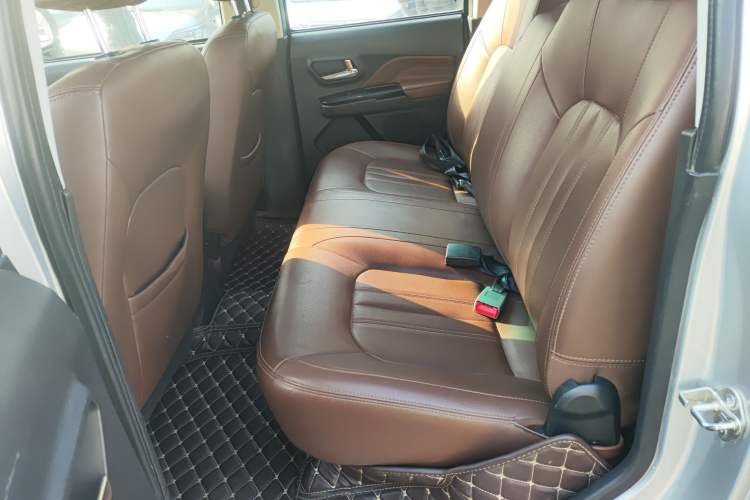 Used Great Wall Wingle 6 2017 2.4L Gasoline Two-Wheel Drive Elite Version 4G69
