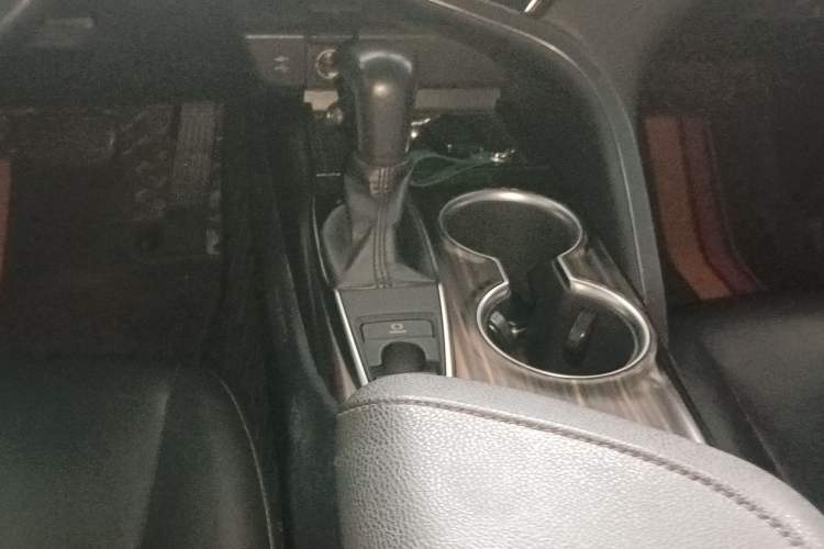 Used Toyota Camry 2018 2.0G Luxury Edition Gear Lever