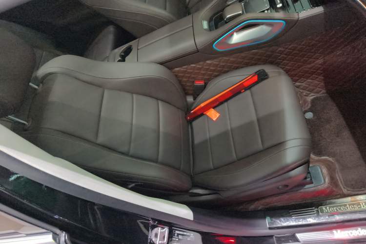 Used Mercedes-Benz GLE 2022 GLE 350 4MATIC Stylish Model Right Front Seat