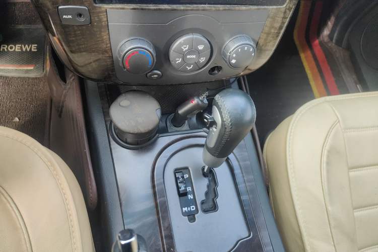 Used Roewe W5 2014 1.8T 2WD Automatic Tharu Special Edition