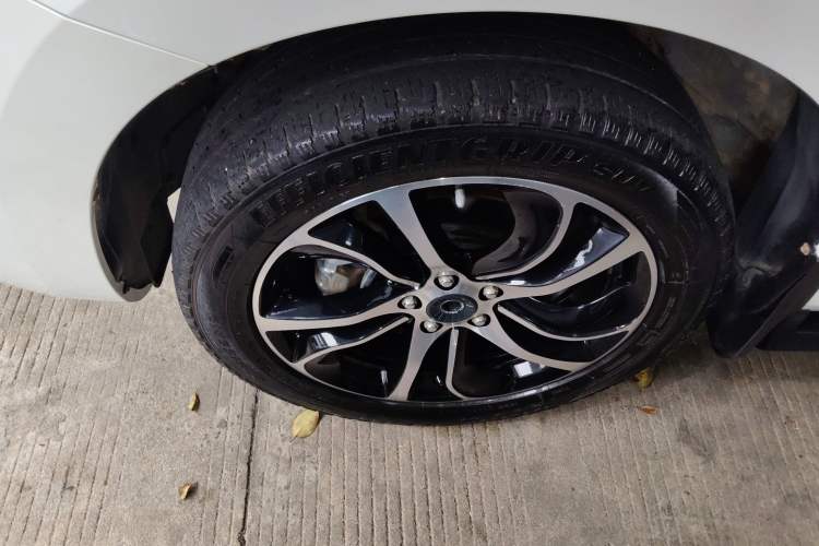 Used Haval H6 Coupe 2018 Red-Label 1.5T Automatic Two-Wheel Drive Ultra-Luxury Model Left Front Wheel Hub