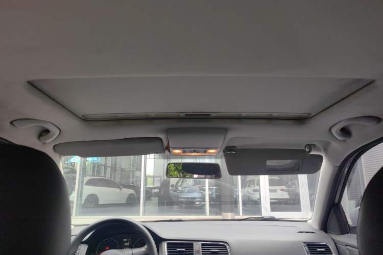 Used Volkswagen Lavida 2013 Restyled Classic 1.6L Automatic Comfort Edition Headliner